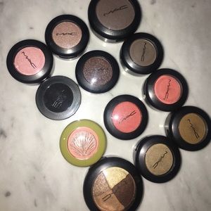 MAC Eyeshadow bundle of 12